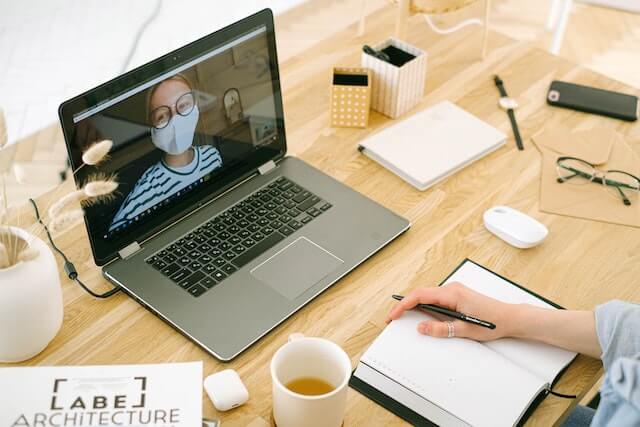 People networking over zoom