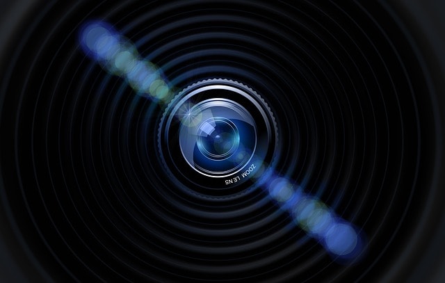 L'obiettivo della fotocamera rappresenta una forte immagine web