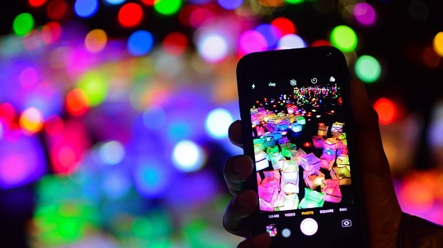 Holiday Marketing Campaign Content Social Media Smartphone