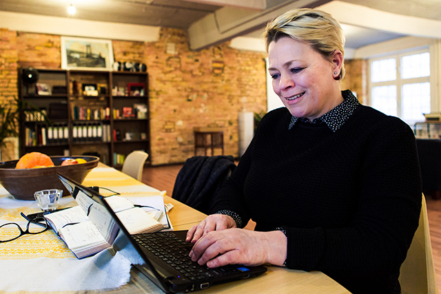 Pretty Deadly: Berliner Powerfrauen für Frauenpower Laptop