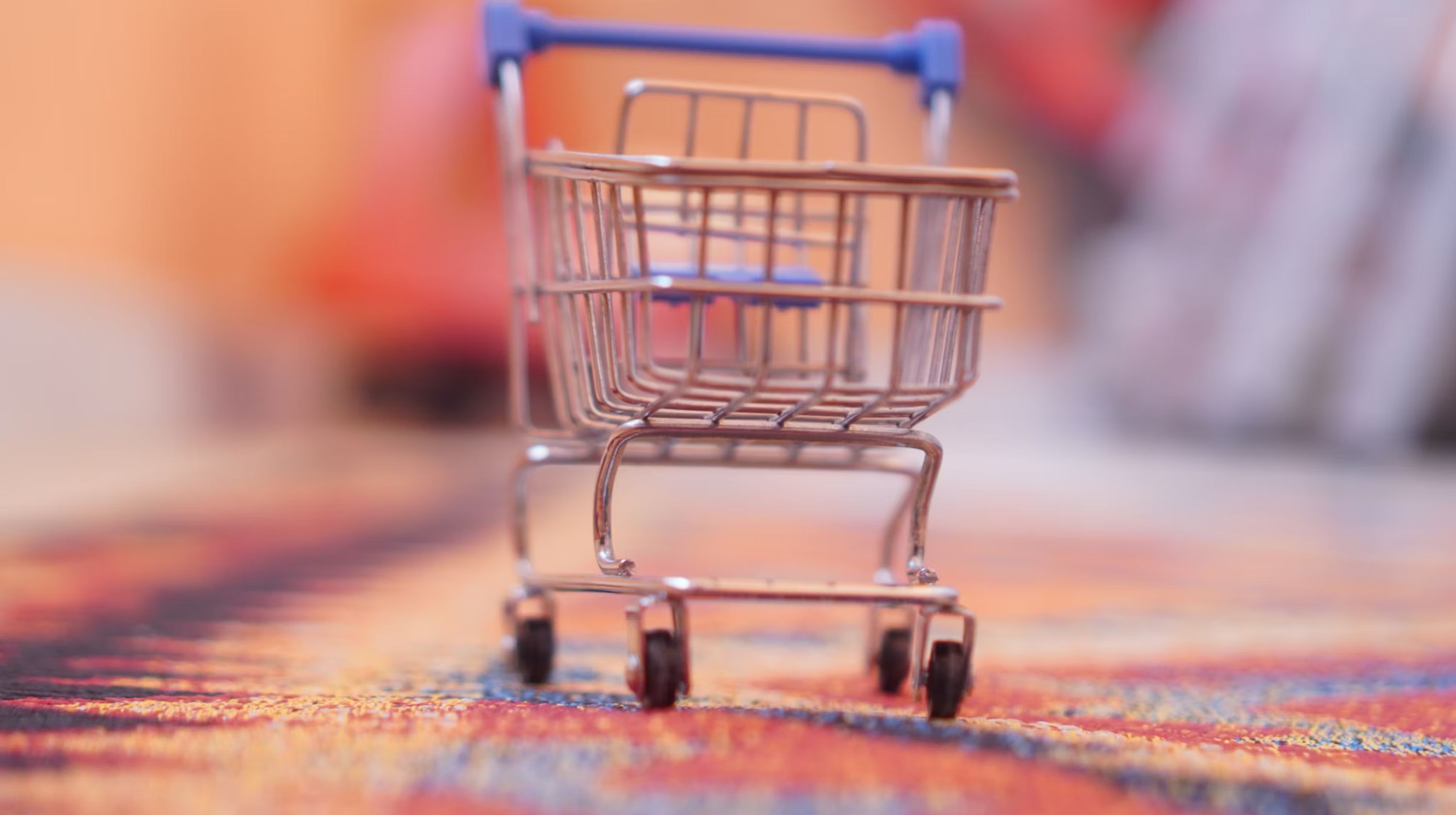 Titelmotiv des Blogartikels zum Thema: 23 eindrucksvolle Beispiele, wie KI den E-Commerce verändern kann