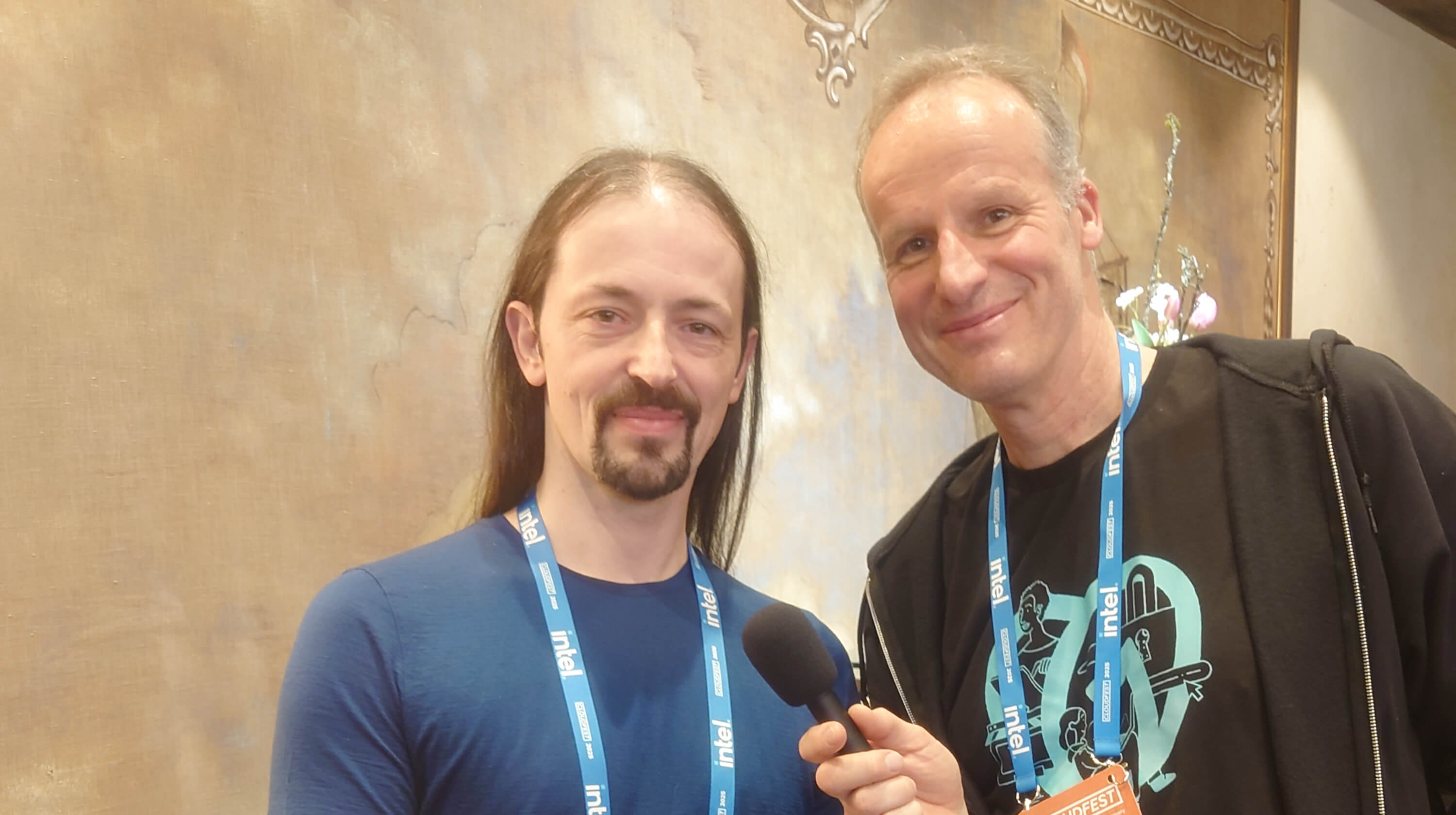 Titelmotiv des Blogartikels zum Thema: Wir versuchen ständig , wie wir einen länger währenden Erfolg für die Projekte des CloudFest Hackathons gewährleisten können – Interview mit dem Projekt-Mentor Alain Schlesser