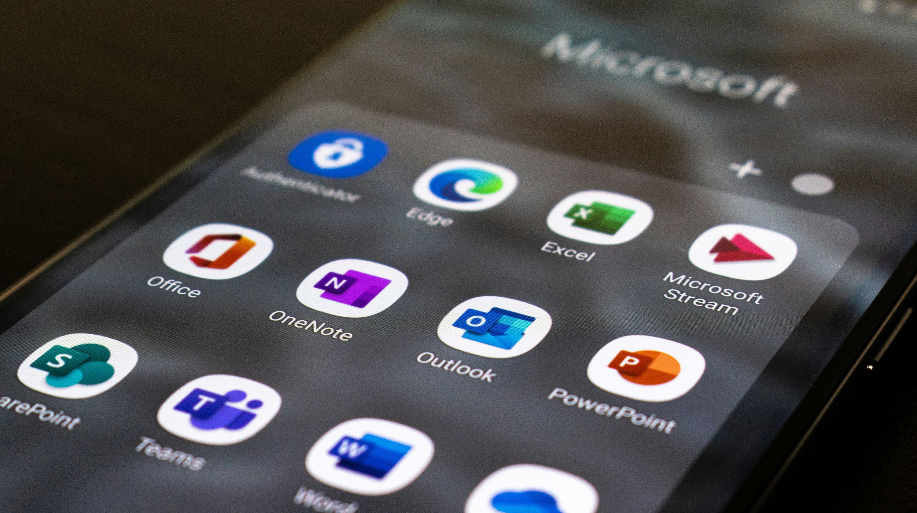 Titelmotiv des Blogartikels zum Thema: 12 Microsoft 365 Business-Apps für mehr Effizienz