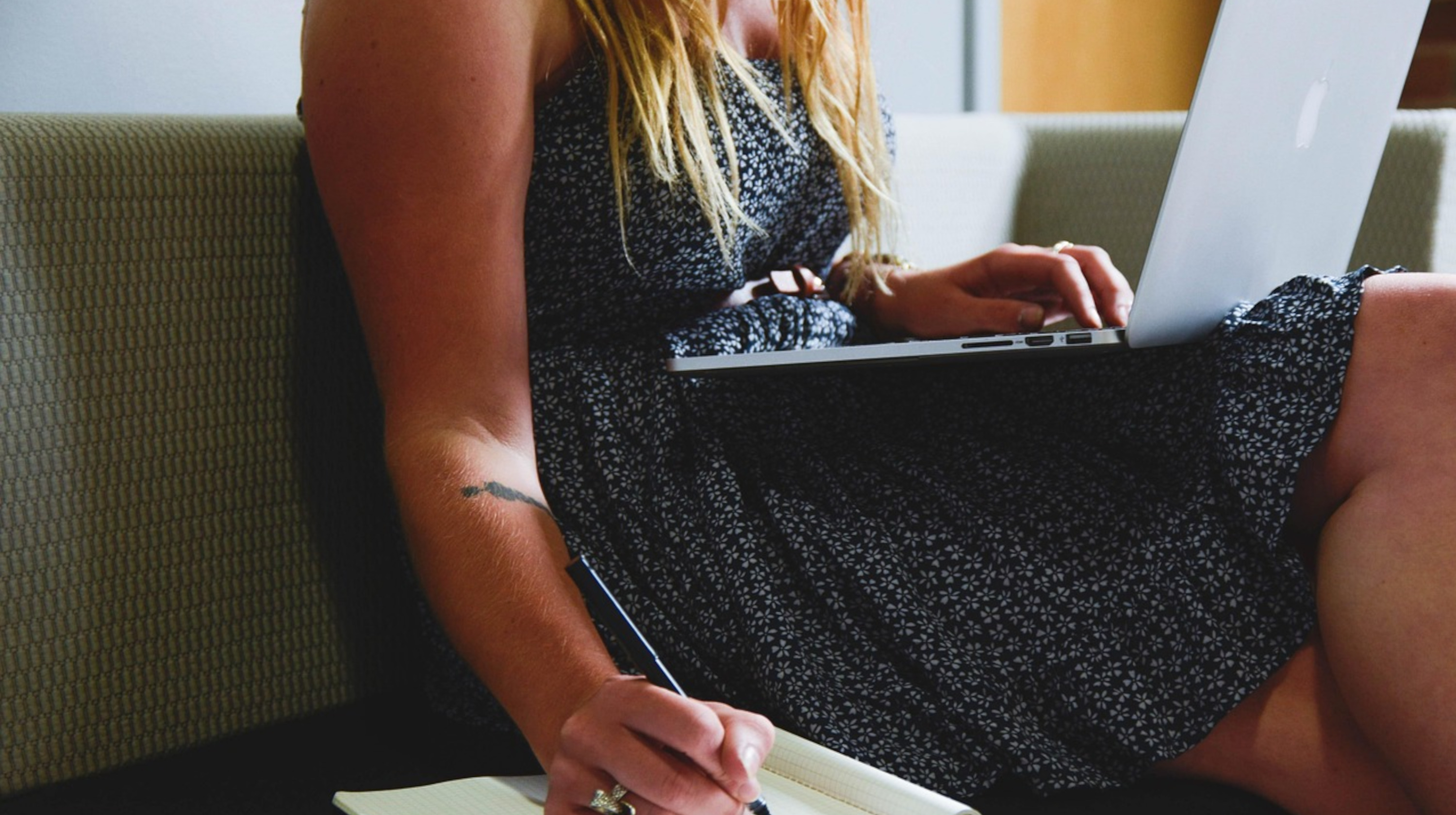 Titelmotiv des Blogartikels zum Thema: Content-Erstellung mit Microsoft 365: In 4 Schritten zu erfolgreichem Content-Marketing