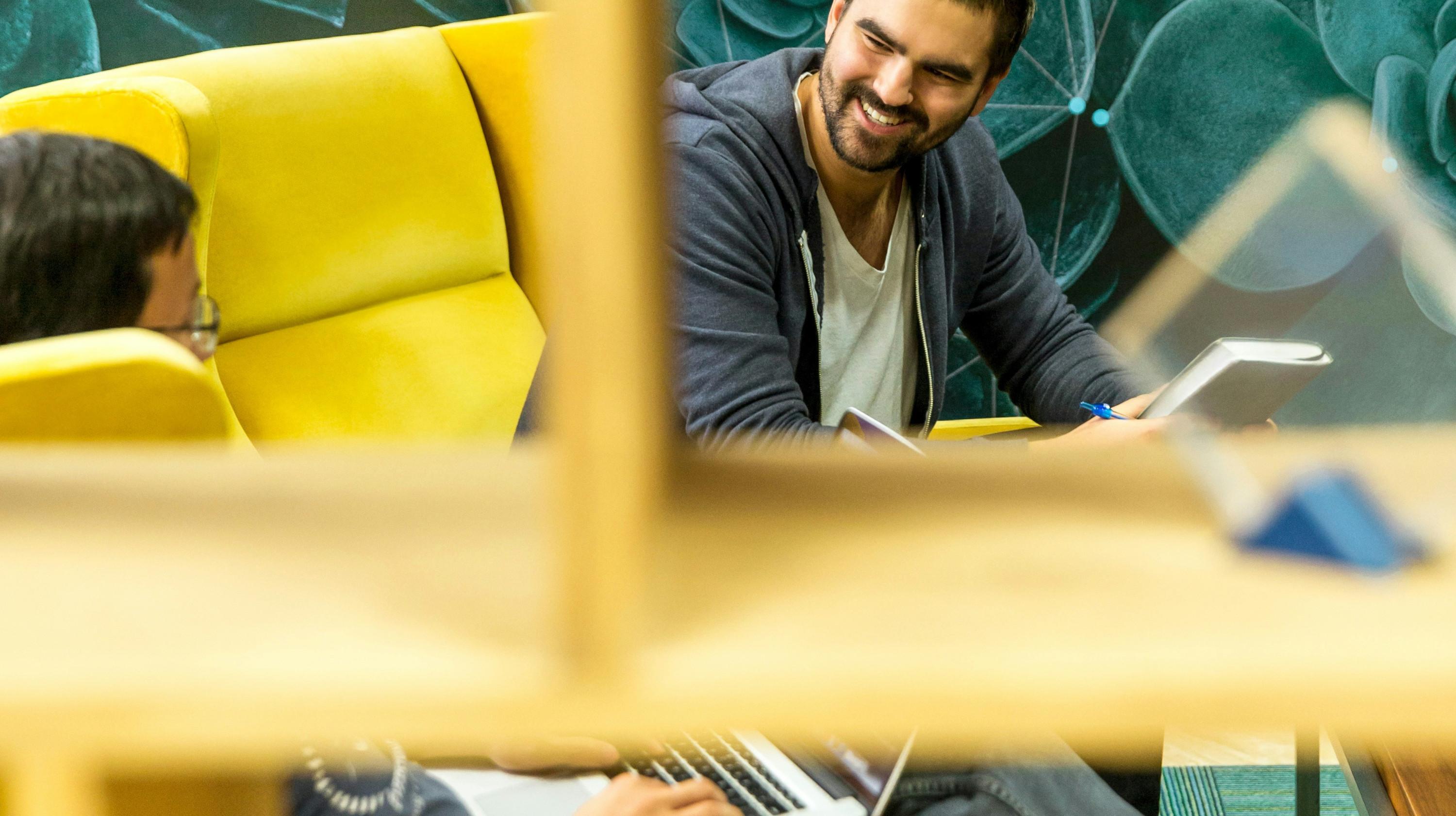 Titelmotiv des Blogartikels zum Thema: Wechsle jetzt zu Microsoft 365 – der smarten Zentrale für dein Business