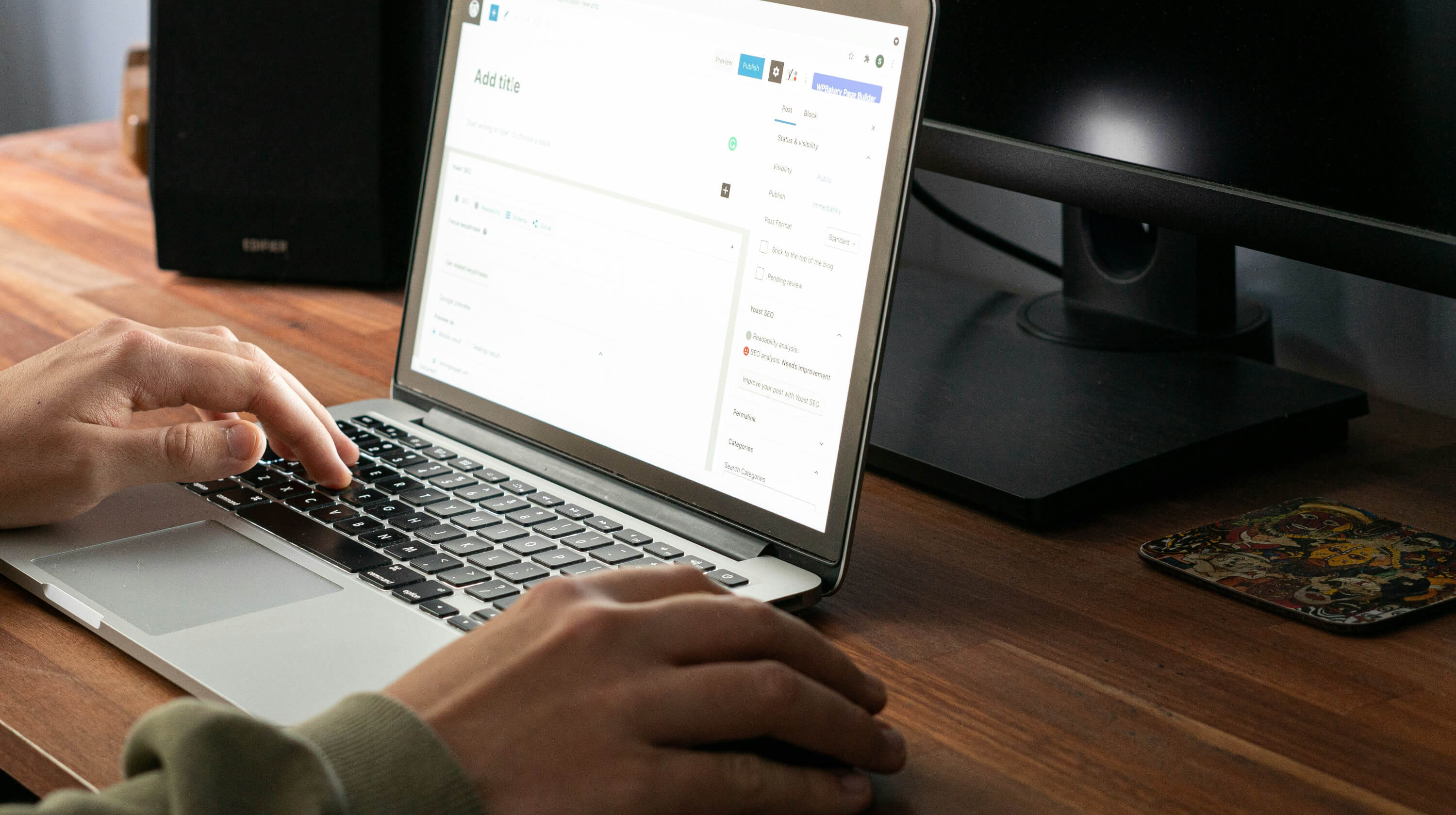 Titelmotiv des Blogartikels zum Thema: Mein Weg zur professionellen WordPress-Website: 8 Dinge, die ich beim WordPress-Hosting zuerst nicht verstanden habe – und jetzt liebe