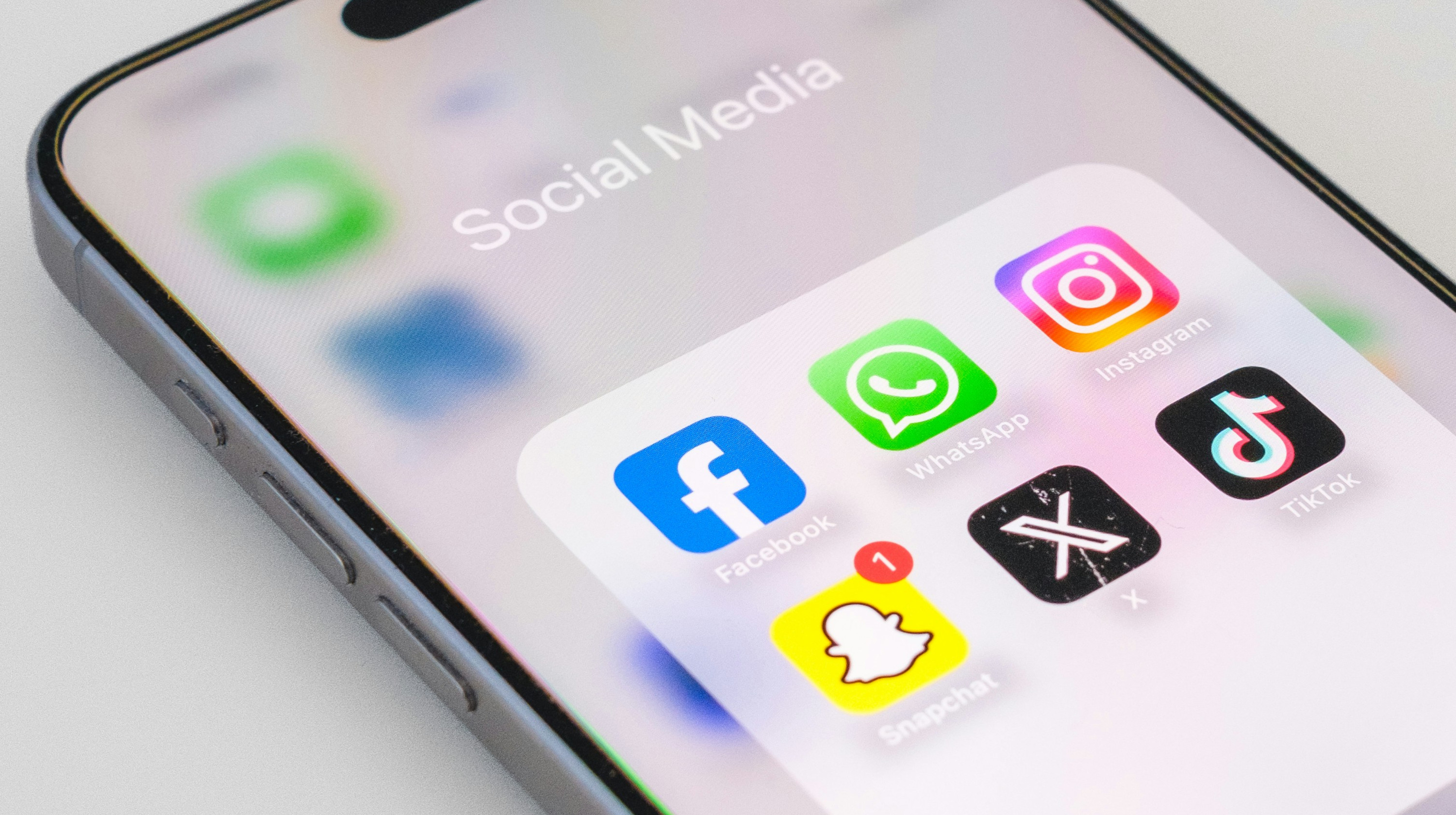 Titelmotiv des Blogartikels zum Thema: So wird Social Media Marketing zum Erfolg für dein Business
