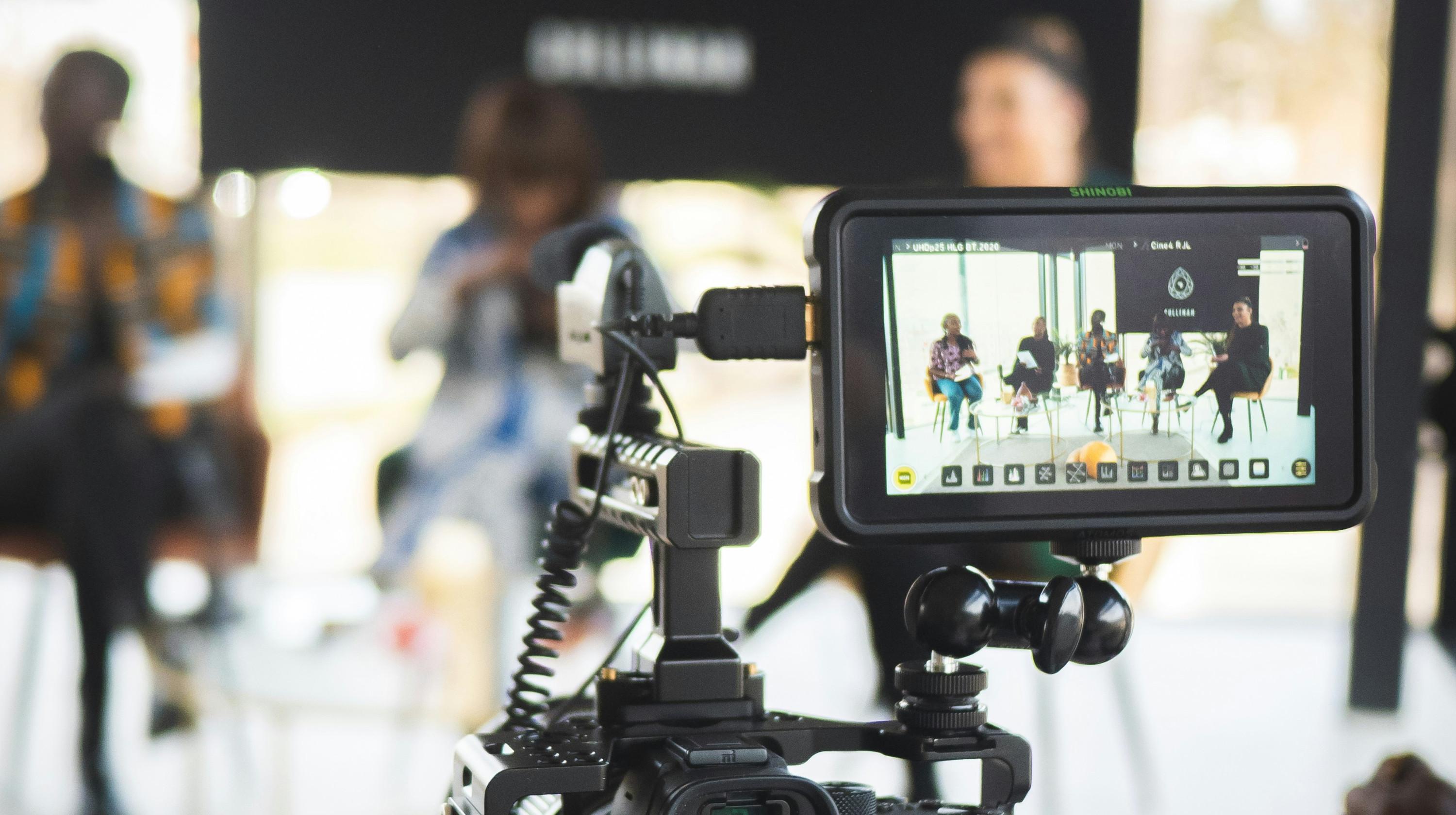 Titelmotiv des Blogartikels zum Thema: Video in Website einbinden mittels HTML – Der komplette Guide