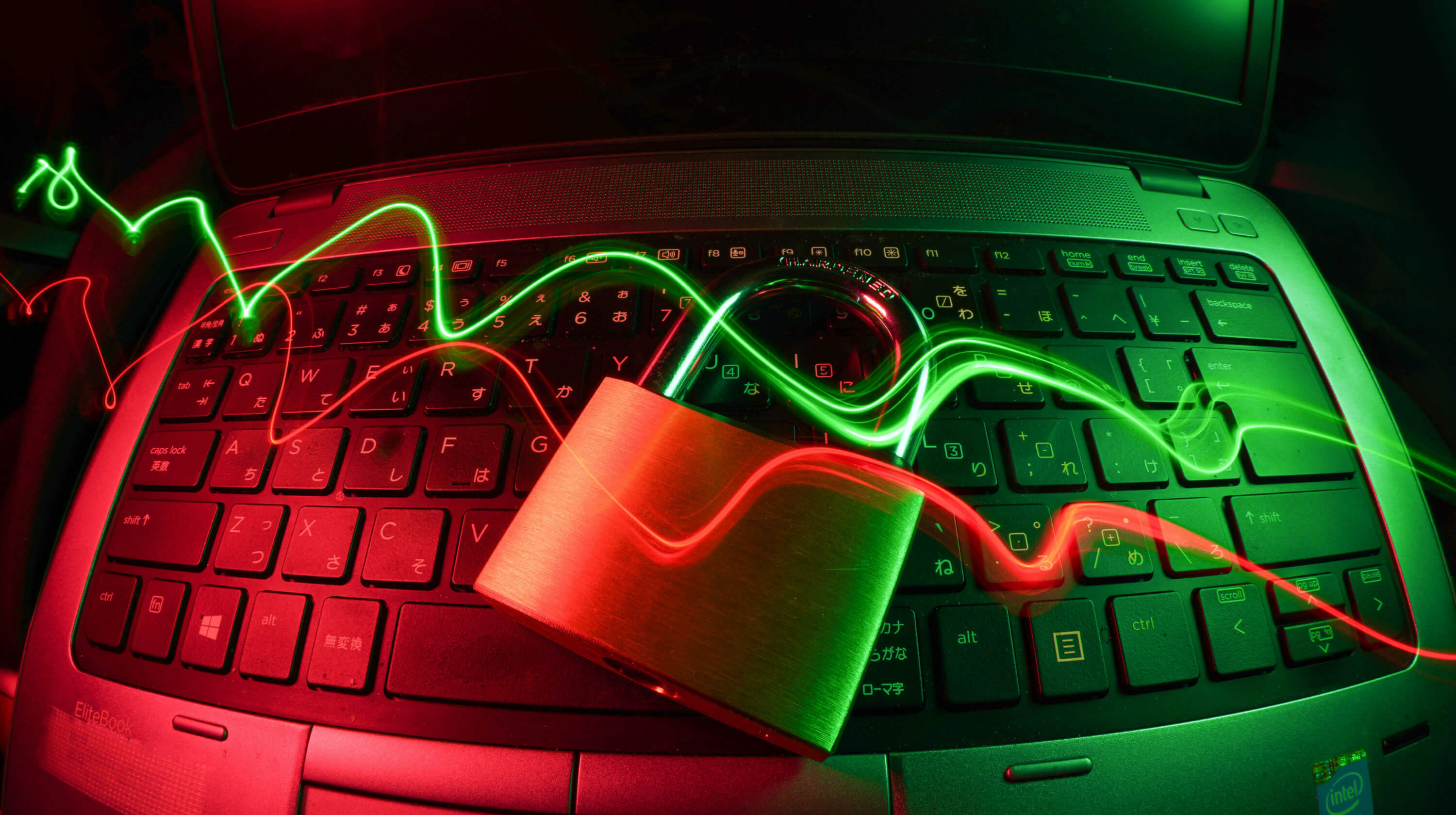 Titelmotiv des Blogartikels zum Thema: Website-Sicherheit online prüfen: Der umfassende Guide zu SSL-Zertifikaten