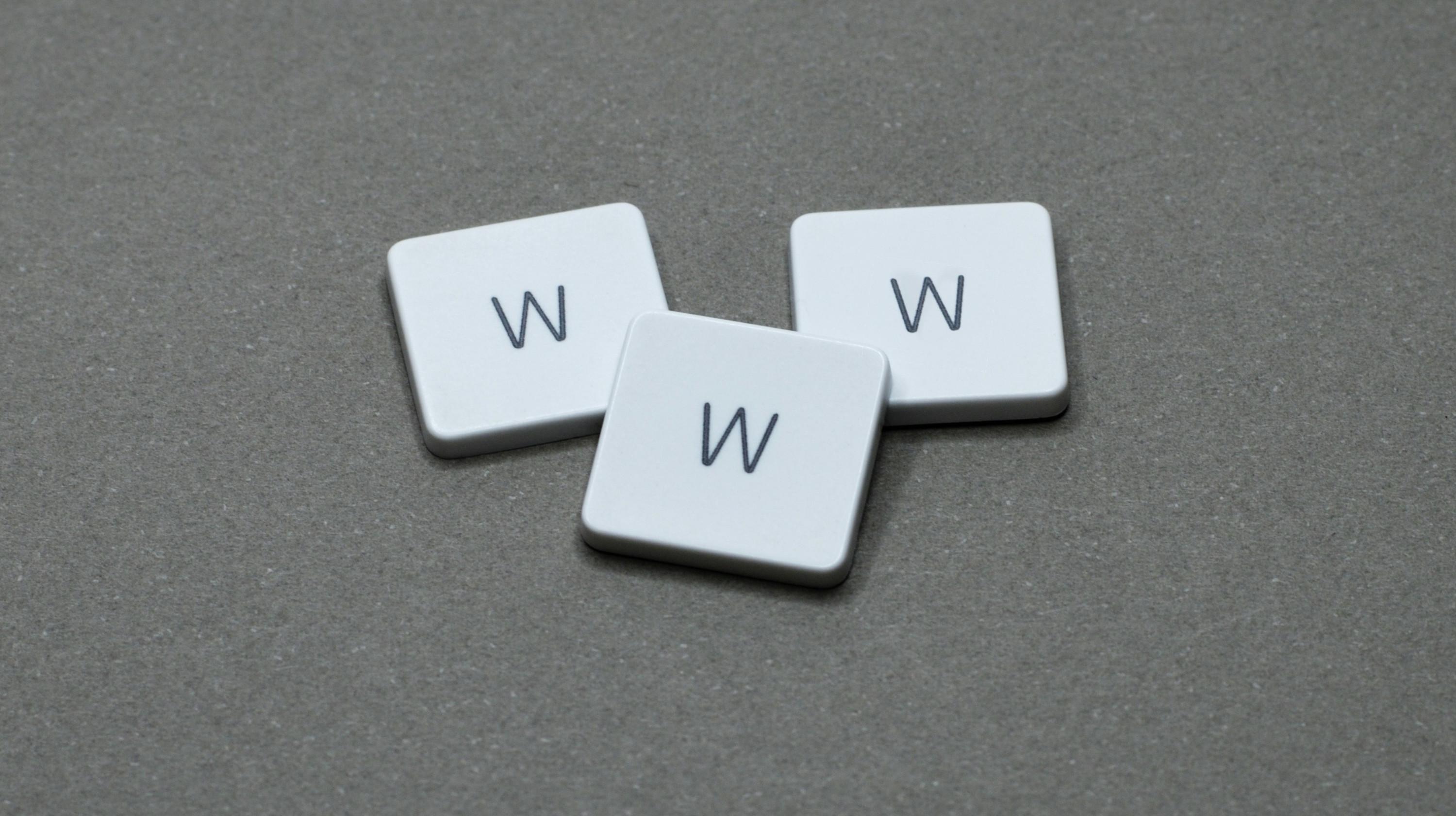 Titelmotiv des Blogartikels zum Thema: 5 Gründe, warum du dir jetzt eine Business-Domain wie .gmbh sichern solltest