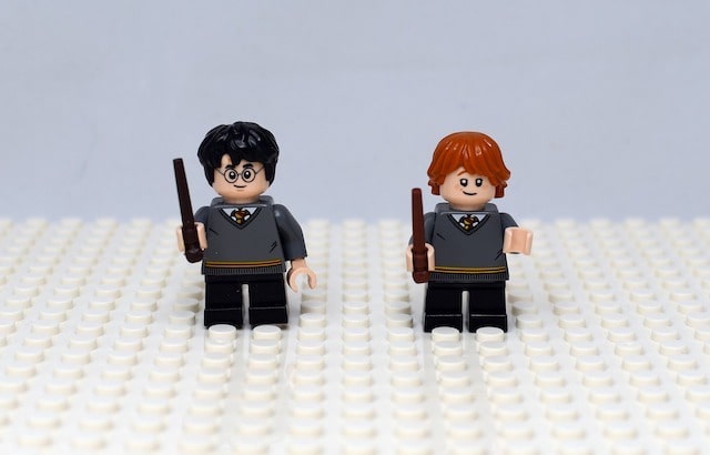 Harry Potter and Ron Weasley Lego figurines