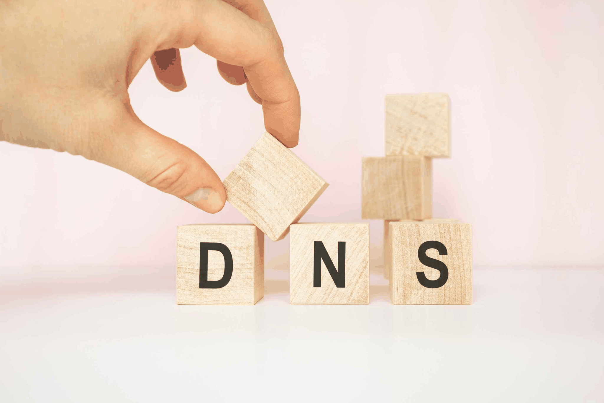 Reverse DNS (rDNS): Qué es y cómo funciona