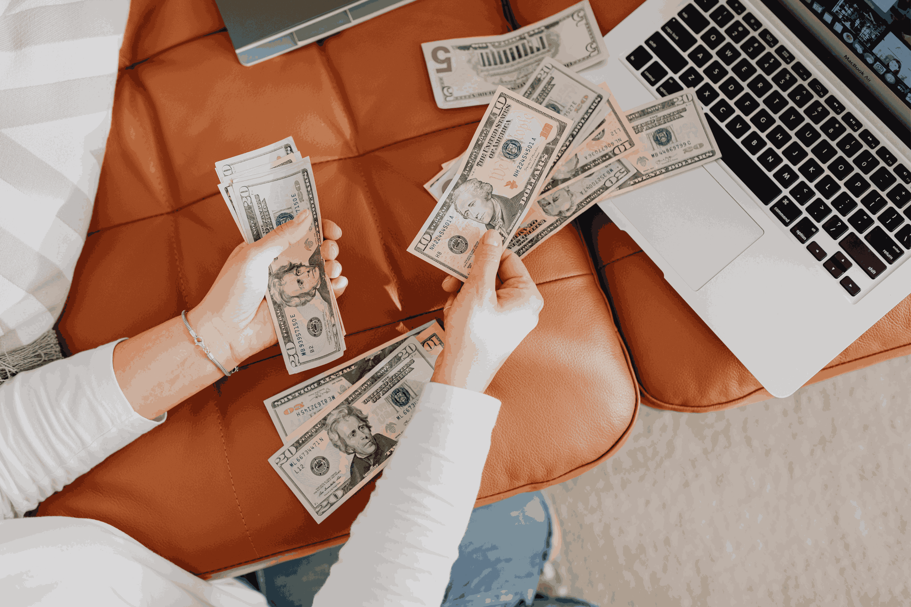 dinero universidad portada