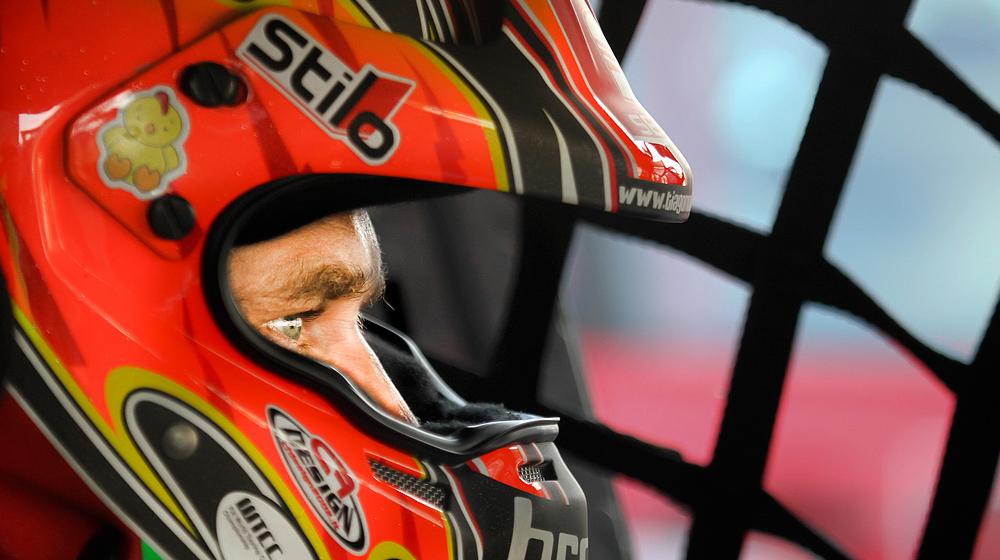 Race diver representing driving traffic to your website.