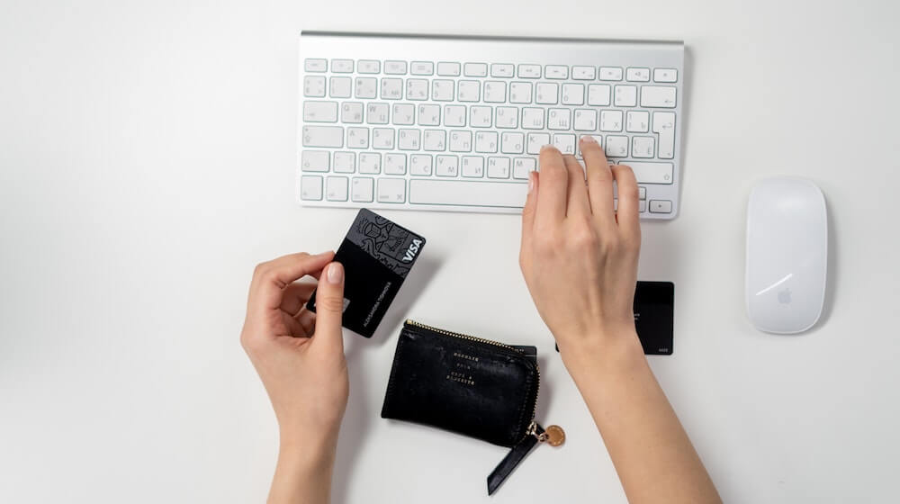 Visa card with keyboard and mouse