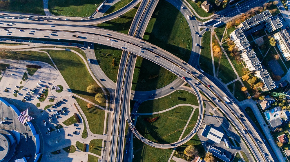 Aerial photograph of an interchange with cars