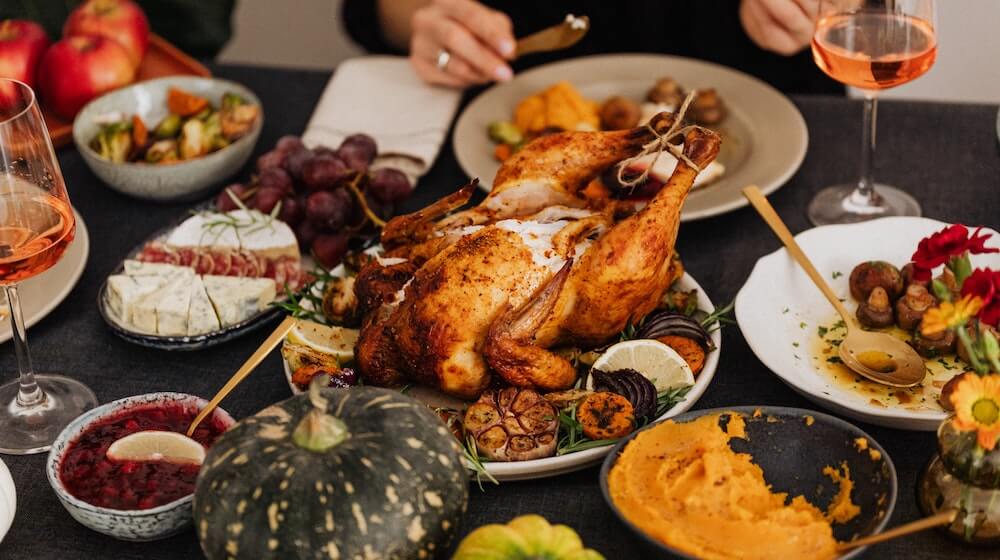 Thanksgiiving dinner table