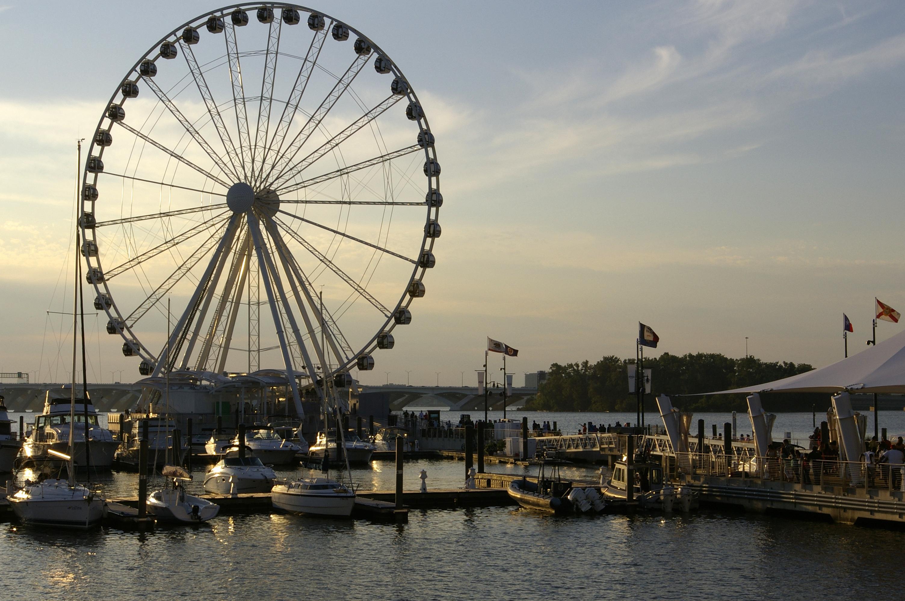Image of the Capital Wheel at National Habrbor, Maryland