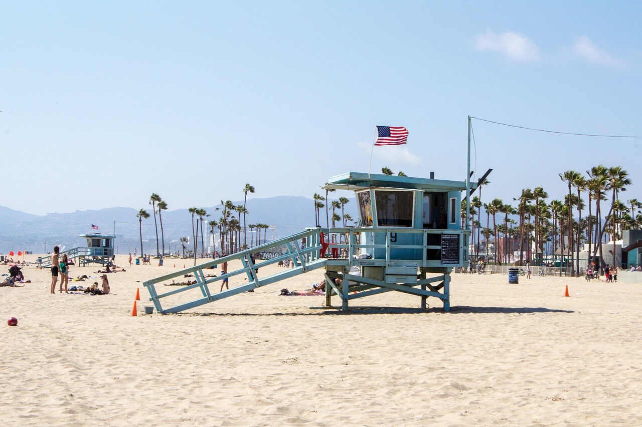 A Landscape Photo Featuring a Lifeguard Tower on a Los Angeles Beach