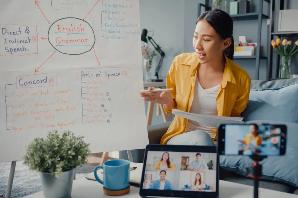 Online tutor teaching grammar lessons.