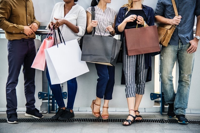 Black Friday Email People With Shopping Bags