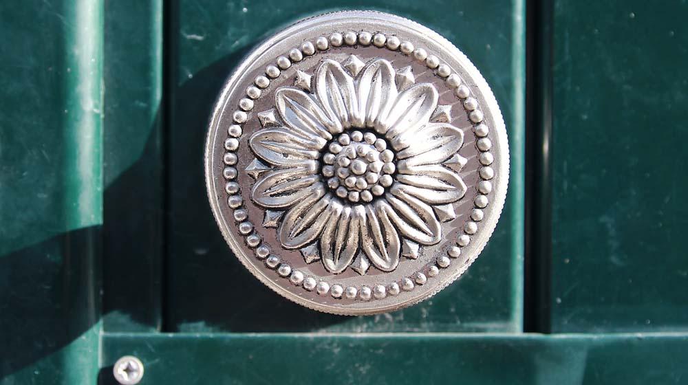 Decorative Doorknob Illustrates Increasing Open Rates with Email Subject Lines