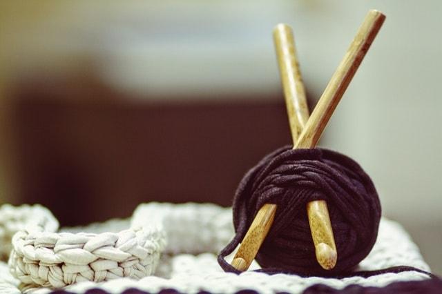 Email Newsletter Ideas Yarn With Knitting Needles