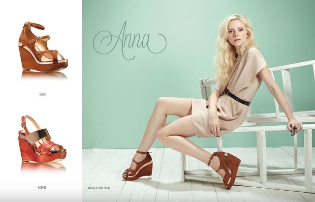 Fashion Lookbook JJ Heitor Girl Sitting on Ladder