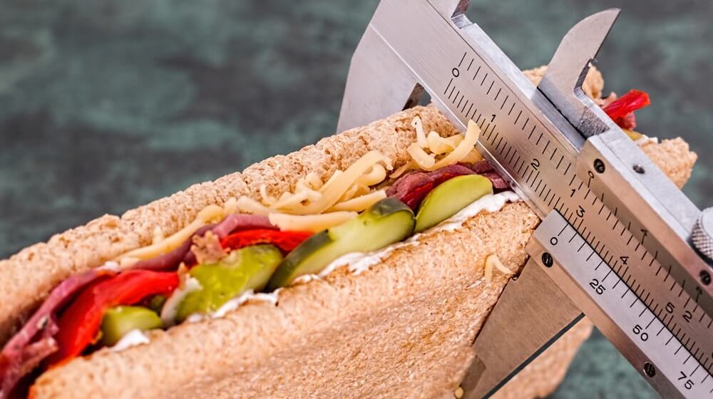 Measuring a sandwich with a ruler
