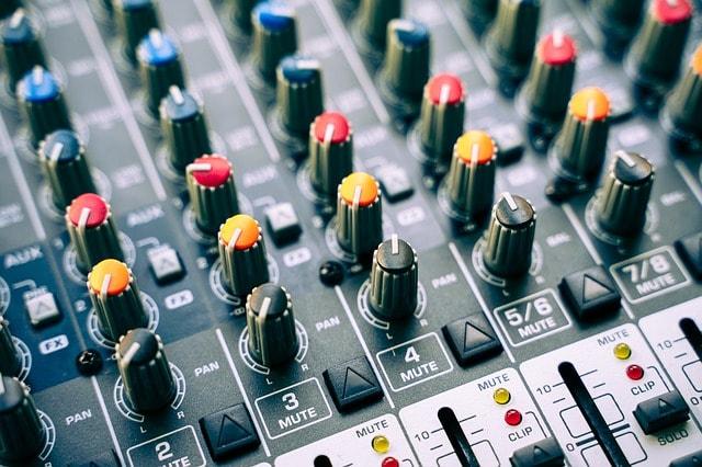 How To Podcast Sound Mixer