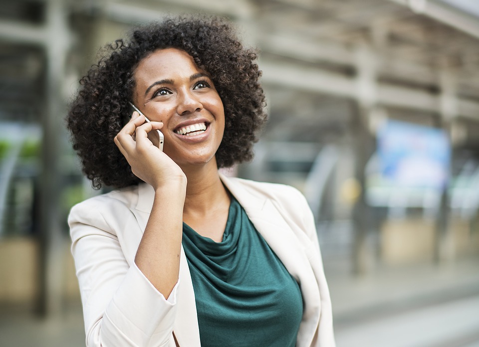 Listing to a voicemail message