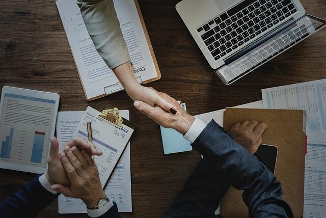 Short Term Loans Handshake