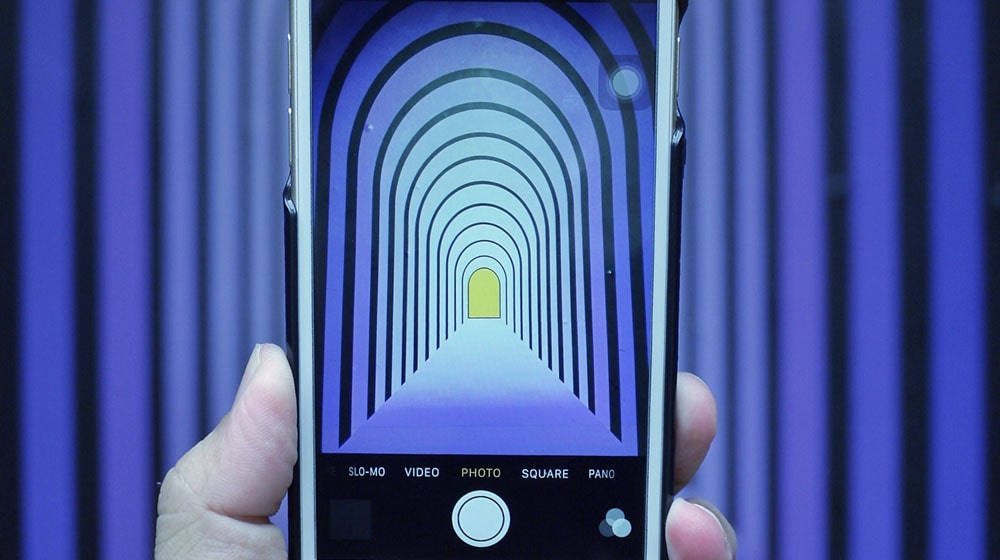 Taking Photo on iPhone Illustrates Best Image Sizes for Email Newsletters