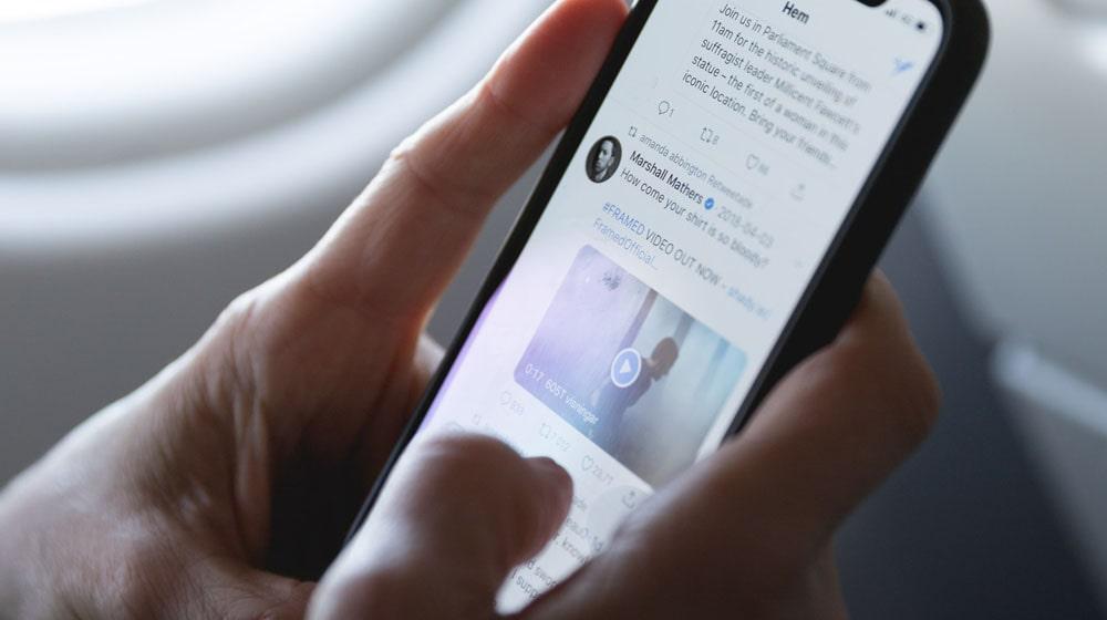 Twitter on Mobile Illustrates Using Twitter Chats